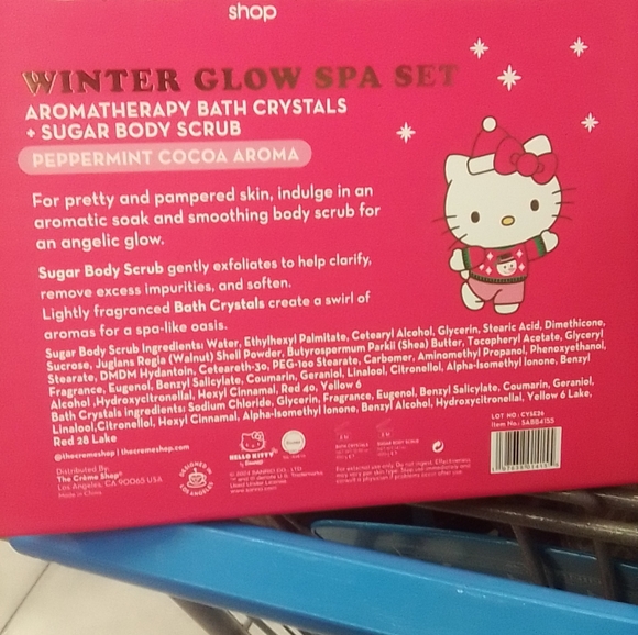 The creme x hello kitty winter glow spa set - Picture 2 of 2